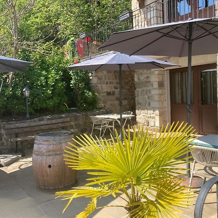 Aux Vieux Arceaux Hotel Mercuer Ngoại thất bức ảnh