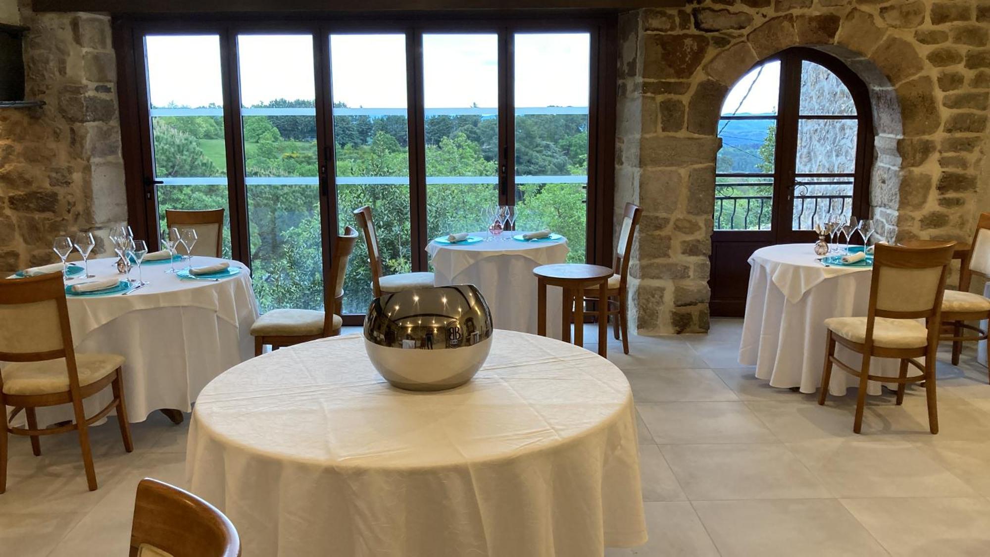 Aux Vieux Arceaux Hotel Mercuer Ngoại thất bức ảnh