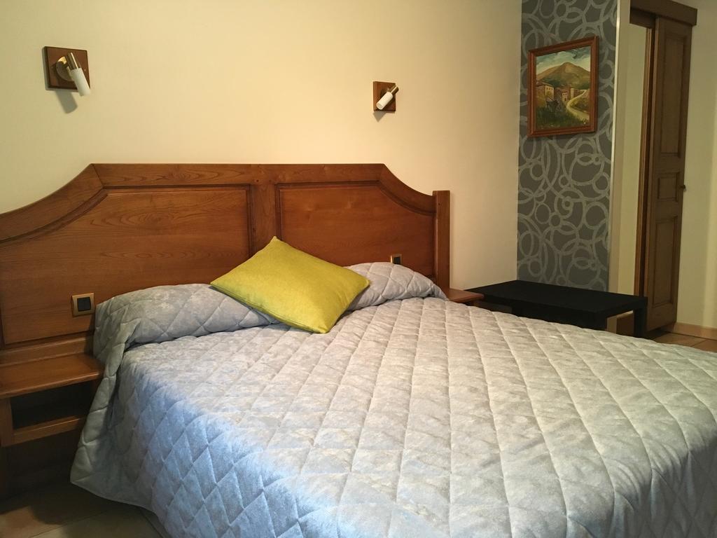 Aux Vieux Arceaux Hotel Mercuer Ngoại thất bức ảnh
