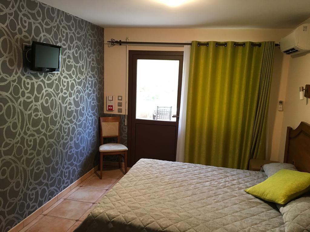 Aux Vieux Arceaux Hotel Mercuer Ngoại thất bức ảnh