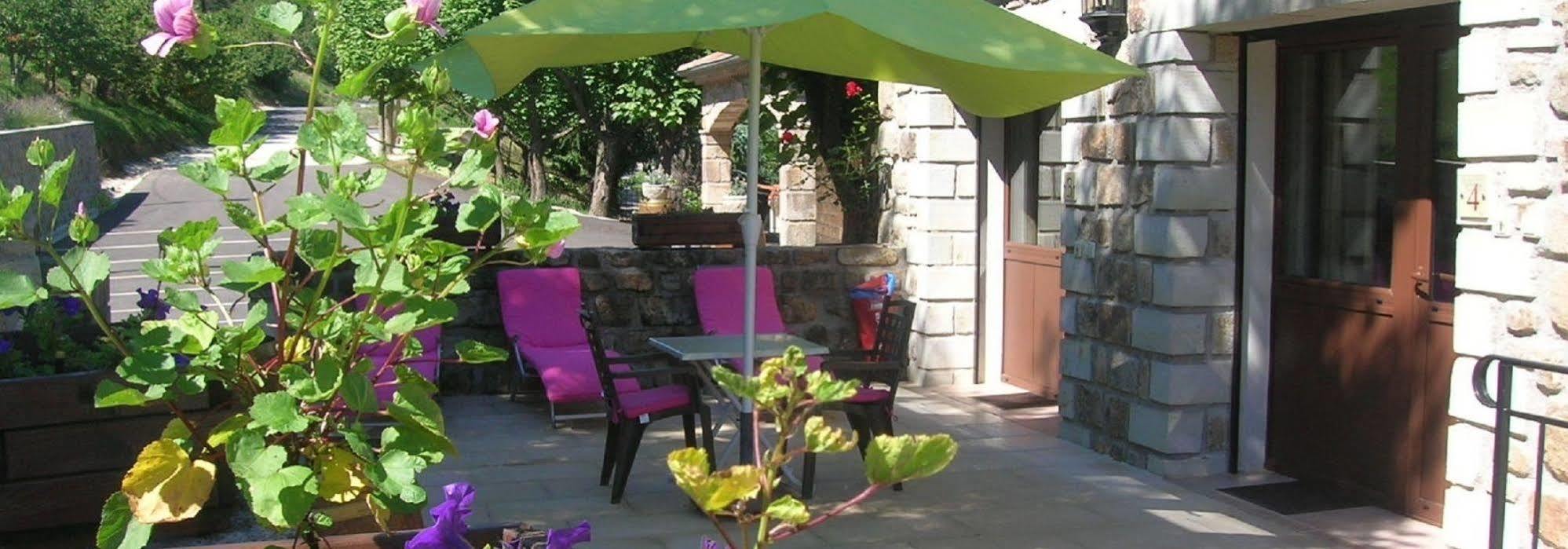 Aux Vieux Arceaux Hotel Mercuer Ngoại thất bức ảnh